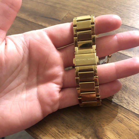 Michael Kors Watch - Picture 3 of 4